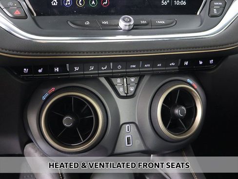 Used 2024 Chevrolet Blazer Premier w/ Enhanced Convenience Package FWD image 8