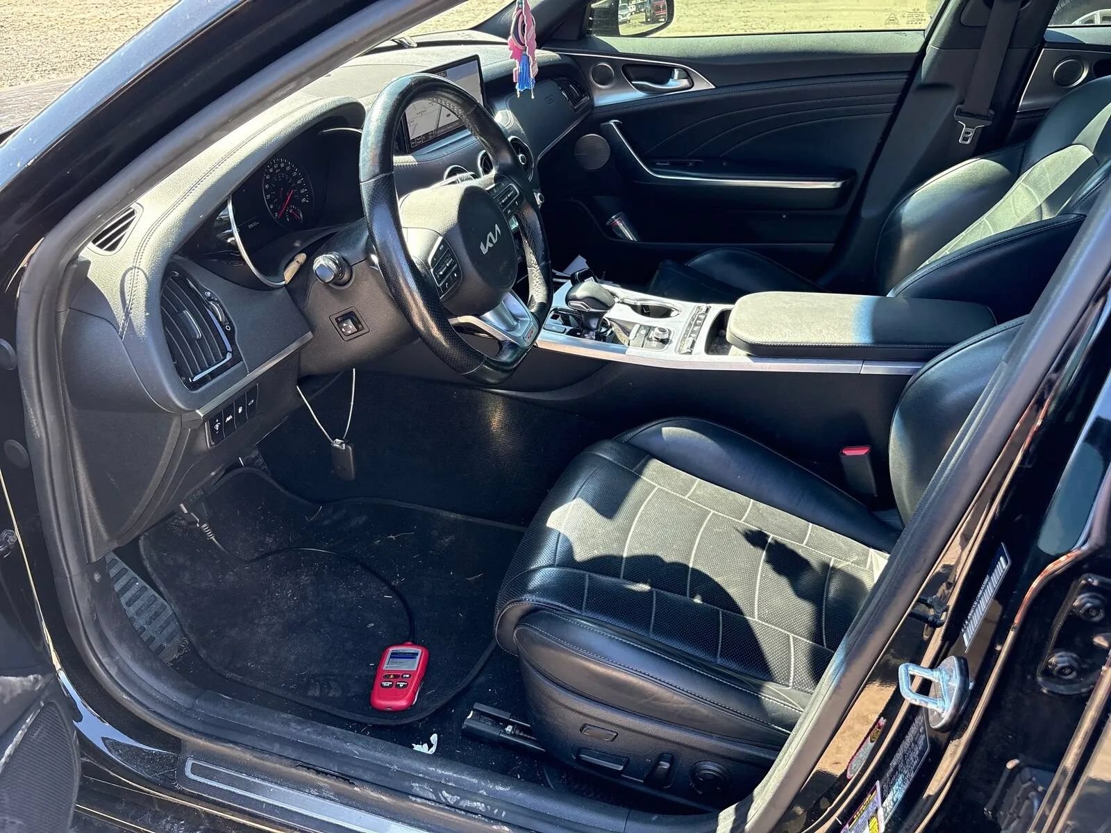 Used 2022 Kia Stinger GT2 AWD/4WD image 4