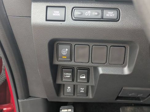 Used 2025 Nissan Frontier PRO-4X AWD/4WD image 17