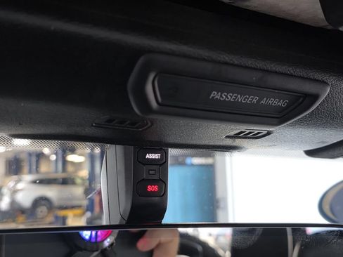 Used 2018 Jeep Wrangler Unlimited Sahara AWD/4WD image 30