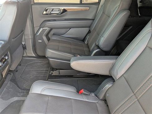 Used 2025 Chevrolet Tahoe High Country image 29