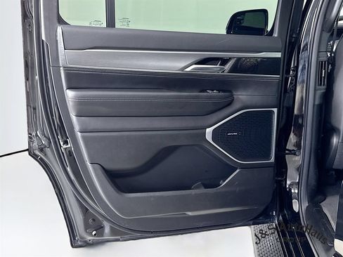 Used 2023 Jeep Wagoneer Series II AWD/4WD image 33