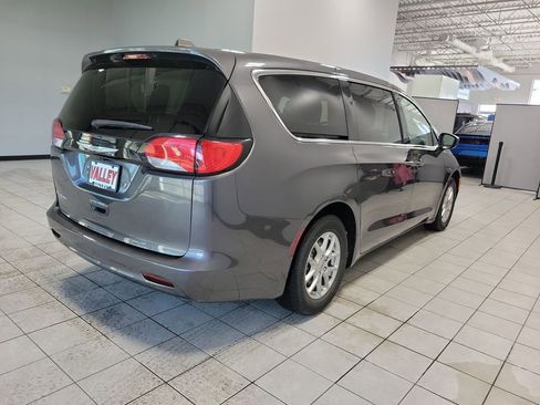 Used 2023 Chrysler Voyager LX image 12