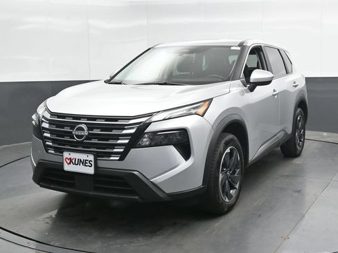 Used 2025 Nissan Rogue SV AWD/4WD image 8