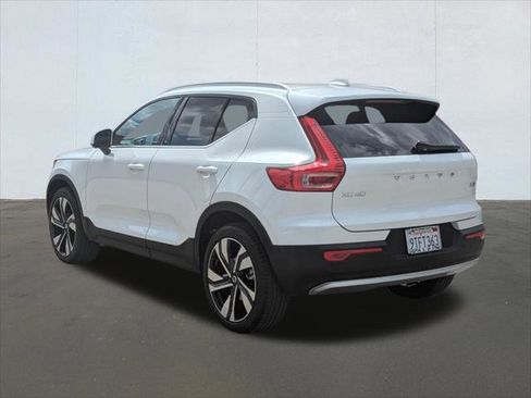 Used 2024 Volvo XC40 B5 Plus w/ Protection Package Premier AWD/4WD image 3