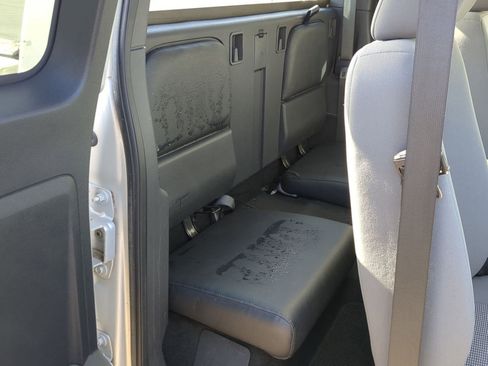 Used 2011 Dodge Dakota ST image 21