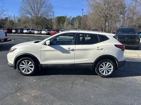 Used 2017 Nissan Rogue Sport SV w/ SV Premium Package image 8