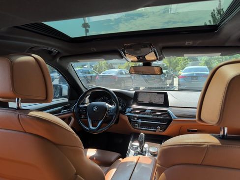 Used 2019 BMW 530i w/ Convenience Package RWD image 24