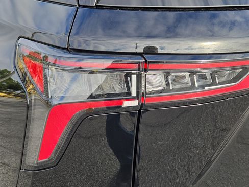 New 2026 Chevrolet Equinox ACTIV w/ Convenience Package III image 18