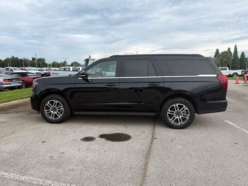 Used 2025 Ford Expedition Max Active RWD image 8