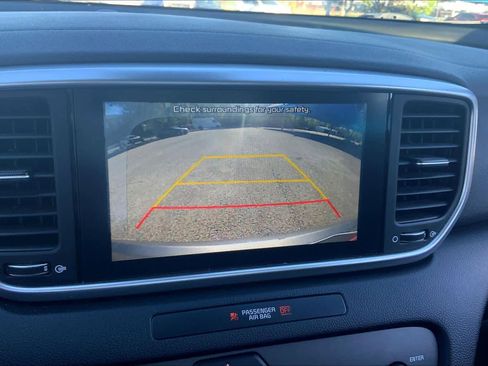 Used 2020 Kia Sportage LX image 27