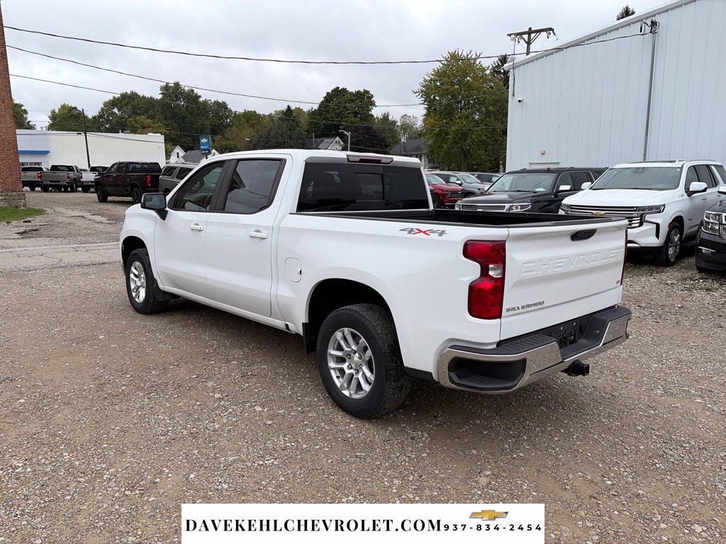 Used 2023 Chevrolet Silverado 1500 LT w/ Leather Package AWD/4WD image 3