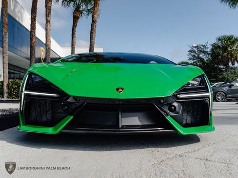 Used 2024 Lamborghini Revuelto image 10