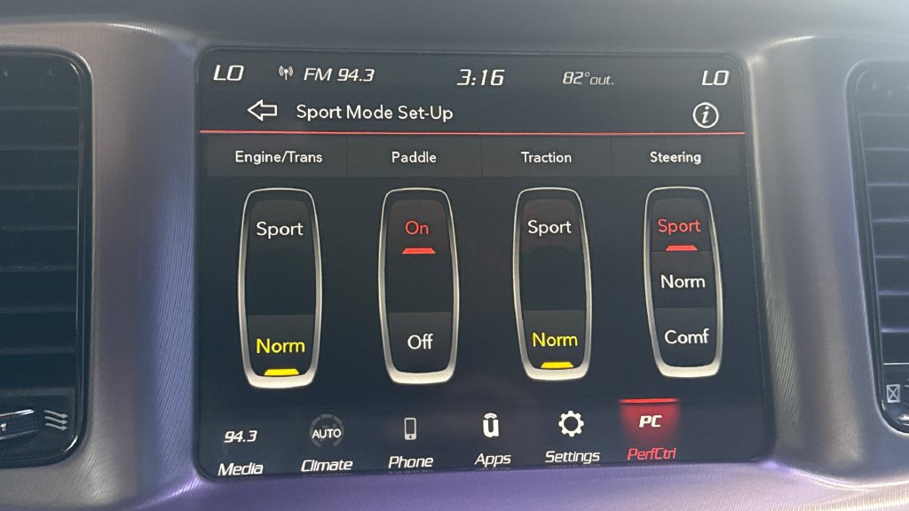 Used 2022 Dodge Charger R/T w/ Driver Convenience Group RWD image 36