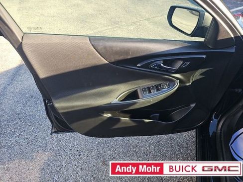 Used 2018 Chevrolet Malibu LS image 27