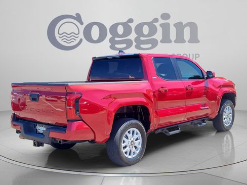 Used 2024 Toyota Tacoma SR5 AWD/4WD image 5