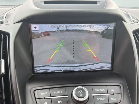 Used 2018 Ford Escape SE w/ SE Sport Appearance Package image 16