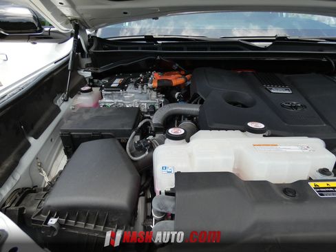 Used 2024 Toyota Tundra Limited w/ TRD Off-Road Package AWD/4WD image 80