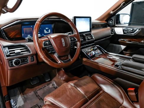 Used 2018 Lincoln Navigator Black Label w/ Cargo Package image 18