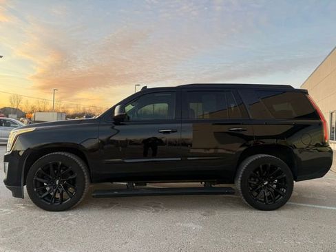 Used 2015 Cadillac Escalade Premium image 8