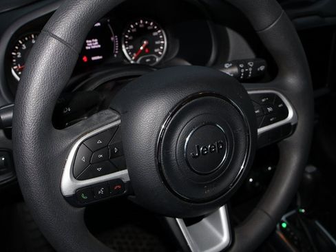 Used 2023 Jeep Renegade Latitude image 19