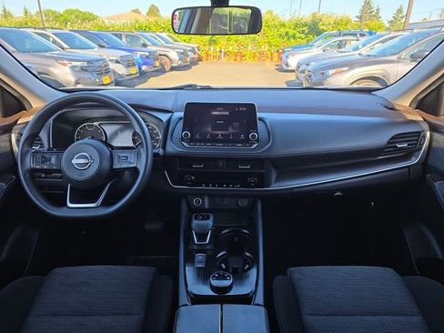 Used 2023 Nissan Rogue SV AWD/4WD image 15