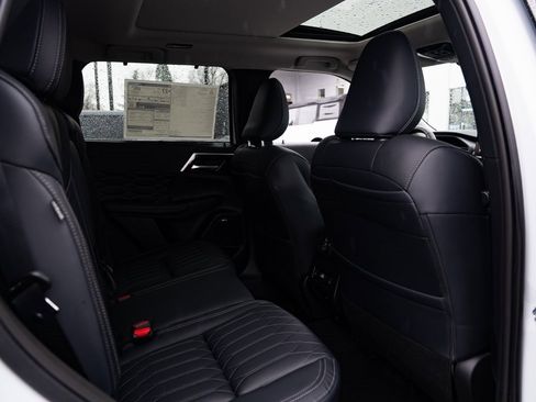 New 2026 Mitsubishi Outlander SEL image 25