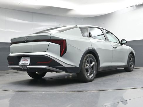 Used 2025 Kia K4 LXS image 21