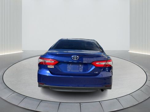Used 2018 Toyota Camry LE image 7