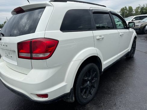 Used 2017 Dodge Journey SXT w/ Blacktop Package FWD image 11