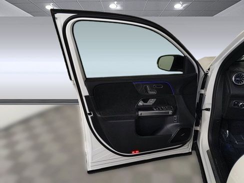 Used 2024 Mercedes-Benz GLB 250 image 8