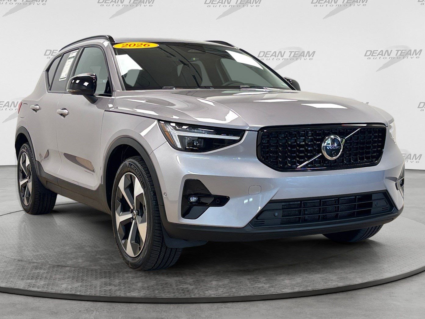 Used 2026 Volvo XC40 B5 Plus AWD/4WD image 3