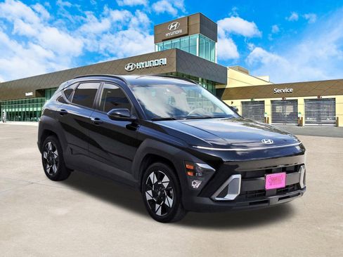 Used 2024 Hyundai Kona SEL w/ Convenience Package FWD image 3