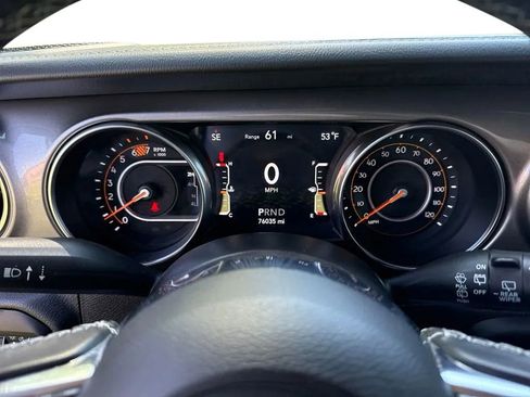 Used 2021 Jeep Wrangler Unlimited Sahara w/ LED Lighting Group AWD/4WD image 15