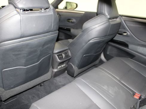 Used 2022 Lexus ES 300h F Sport image 19