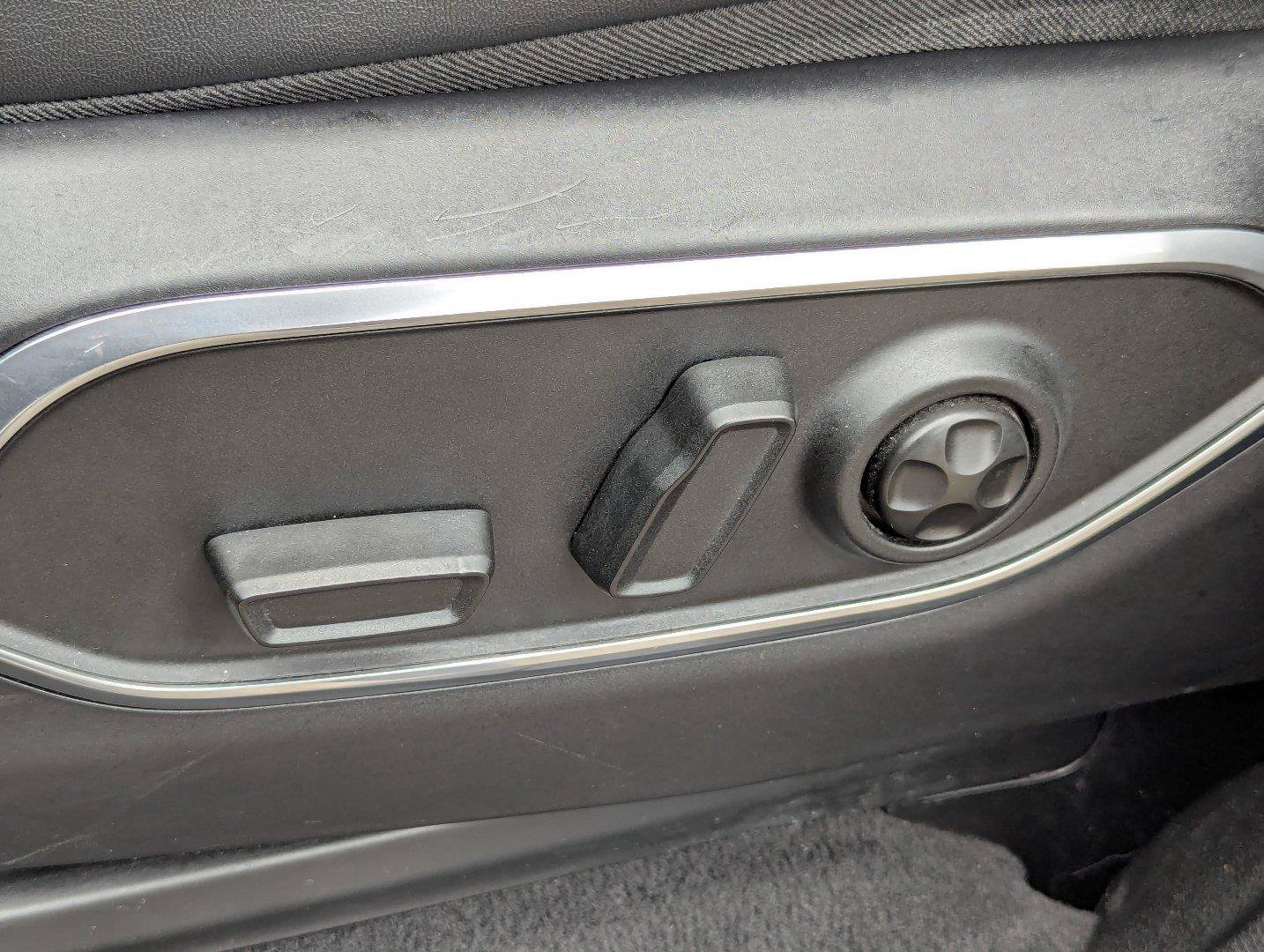 Used 2024 Jeep Wagoneer L Series II w/ Flexible Seating Group AWD/4WD image 34