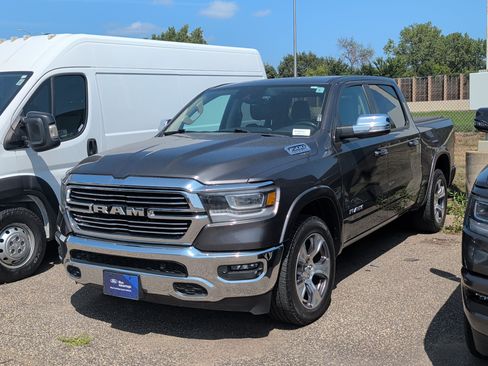 Used 2021 RAM 1500 Laramie AWD/4WD image 3