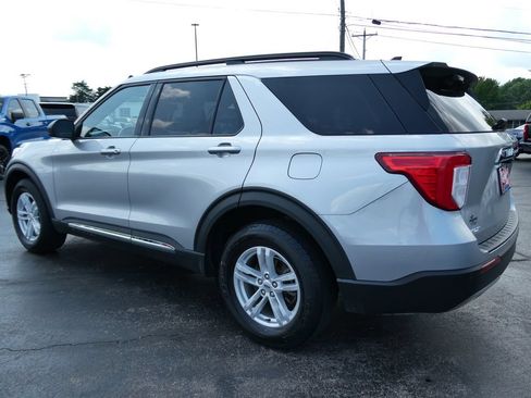 Used 2021 Ford Explorer XLT w/ Equipment Group 202A AWD/4WD image 7