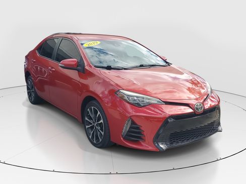 Used 2019 Toyota Corolla SE image 2