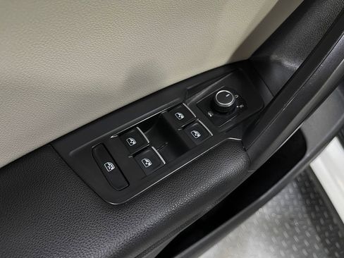 Used 2021 Volkswagen Tiguan SE R-Line image 15