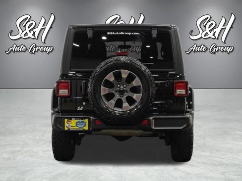 Used 2019 Jeep Wrangler Unlimited Sahara w/ Cold Weather Group AWD/4WD image 17