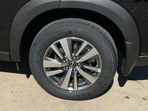 New 2026 Nissan Pathfinder SL image 8