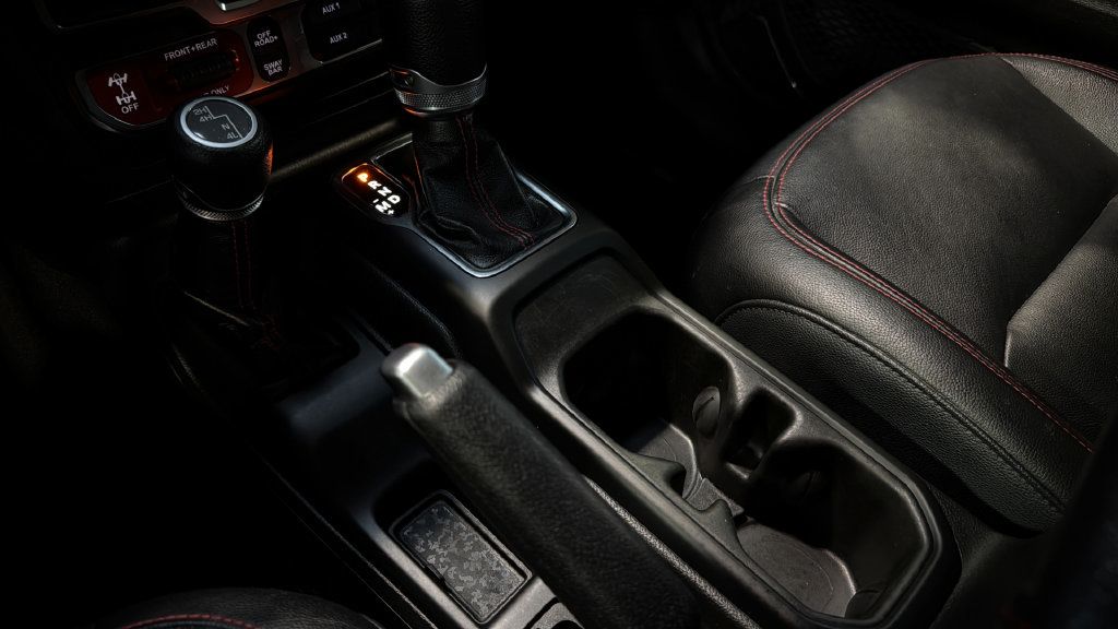 Used 2022 Jeep Wrangler Rubicon w/ LED Lighting Group AWD/4WD image 25
