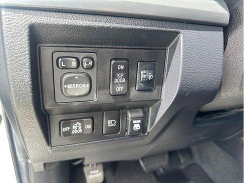 Used 2020 Toyota Tundra Platinum AWD/4WD image 21