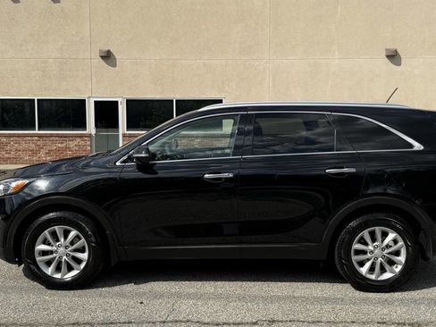 Used 2016 Kia Sorento LX 4dr SUV image 4