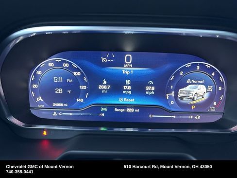 Used 2024 Chevrolet Tahoe Z71 w/ Luxury Package image 18