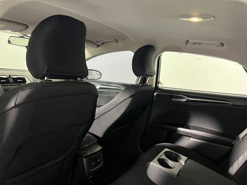 Used 2016 Ford Fusion SE image 30
