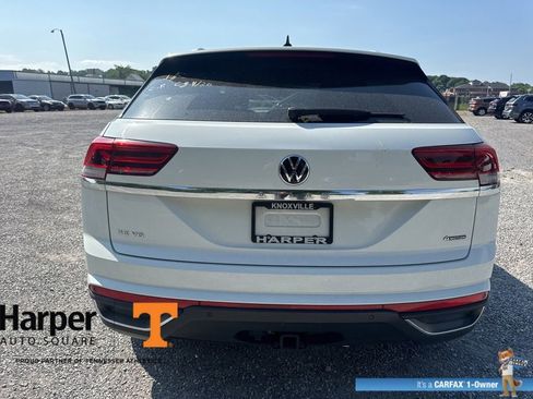 Used 2023 Volkswagen Atlas Cross Sport SE w/ Panoramic Sunroof Package AWD/4WD image 4