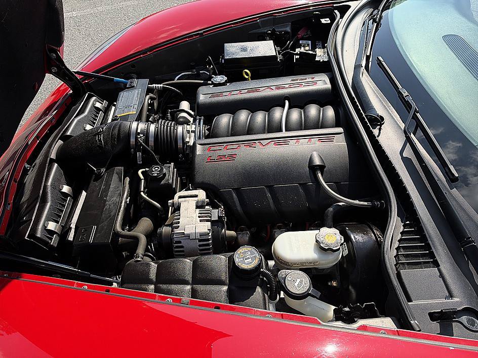 Used 2005 Chevrolet Corvette Coupe w/ Preferred Equipment Group RWD image 25