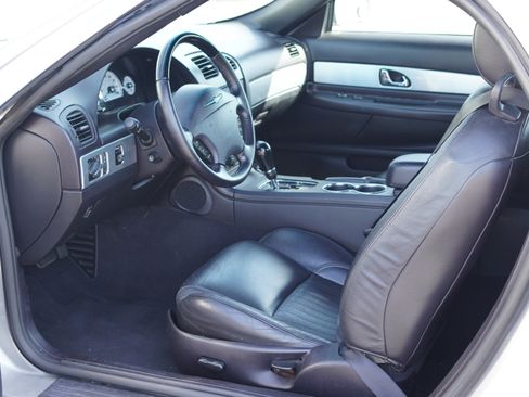 Used 2004 Ford Thunderbird image 31